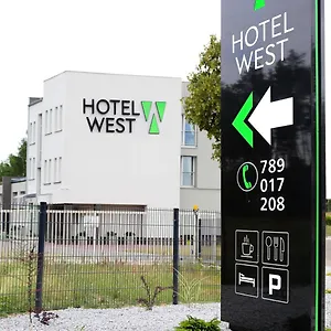 West - Airport Szálloda